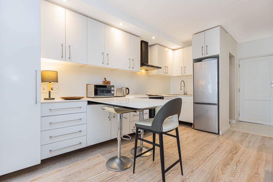 To Let 1 Bedroom Property for Rent in Mouille Point Western Cape